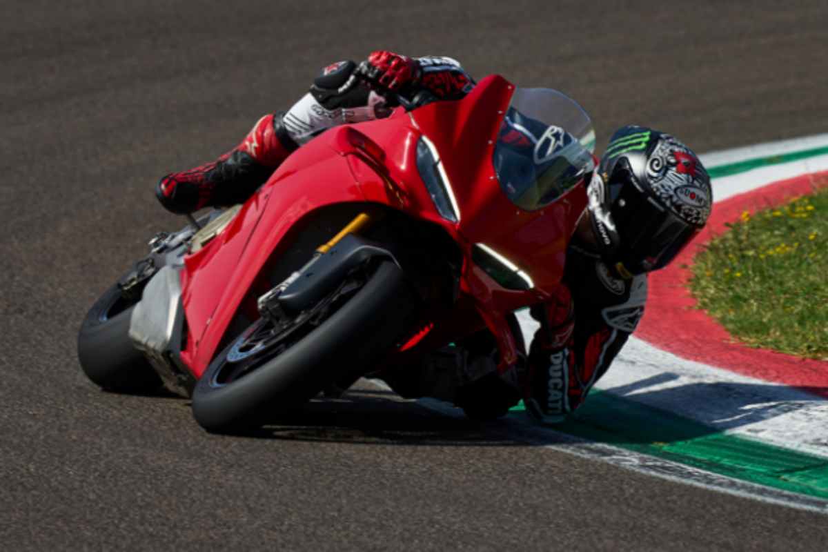 Ducati prezzo Panigale V4 2025