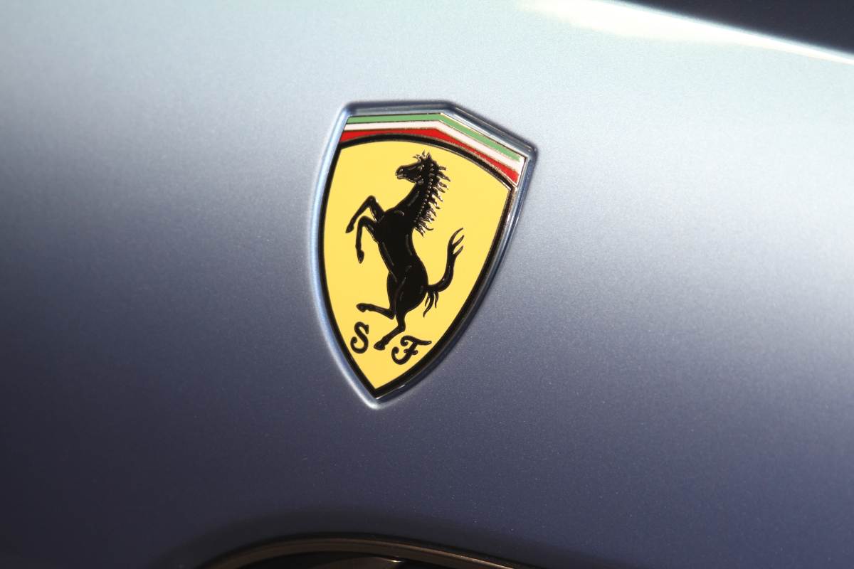 Ferrari, spunta un nuovo modo per comprarle: è ugualmente costoso