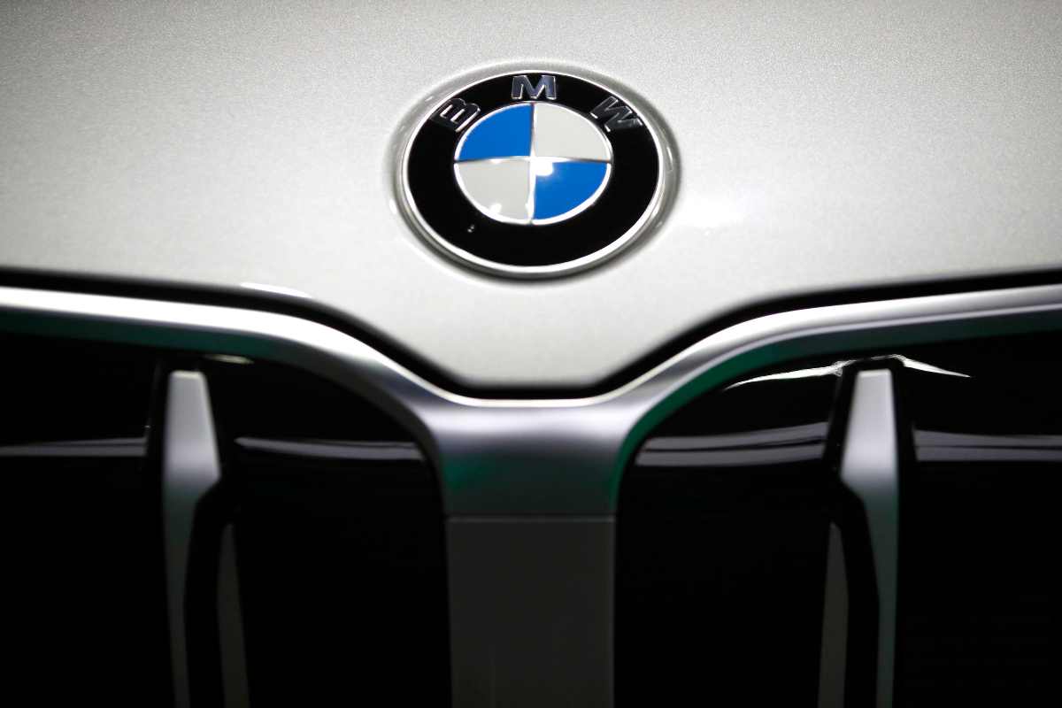 BMW proposta auto elettriche