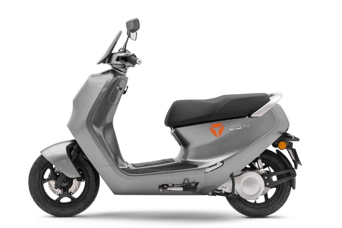 Nuovo scooter elettrico modello motorino