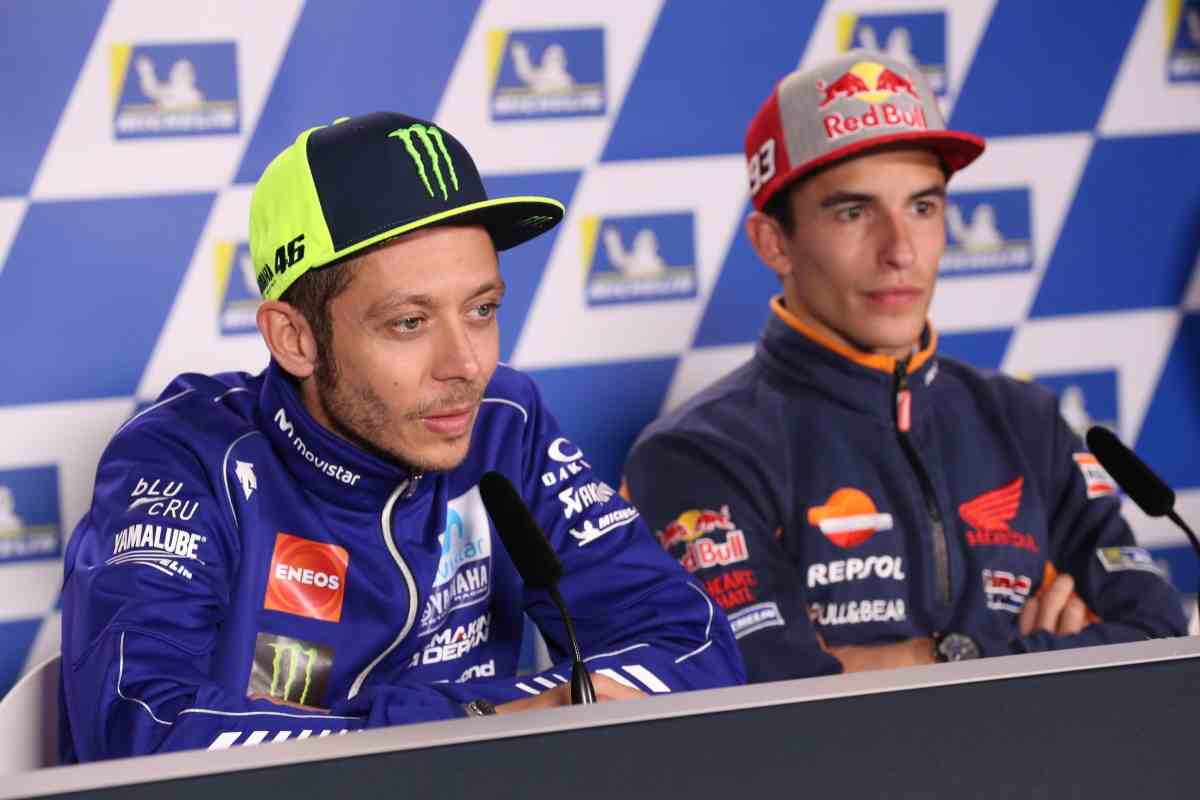 Marquez e Rossi gesto che sorprende tutti